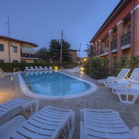 Holidays Alle Rose Peschiera del Garda Kültér fotó