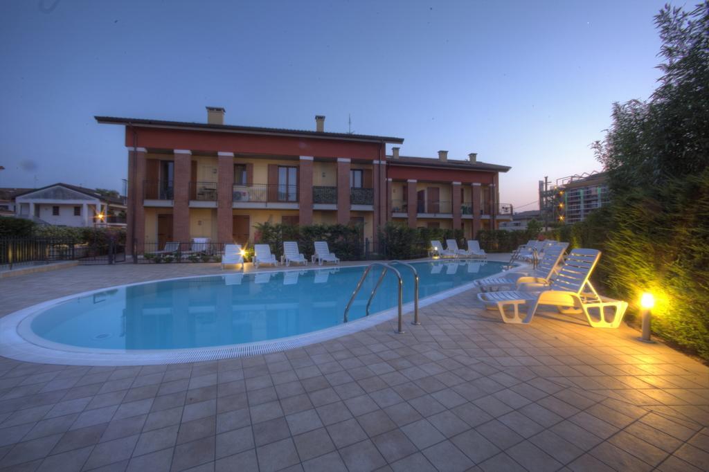 Holidays Alle Rose Peschiera del Garda Kültér fotó