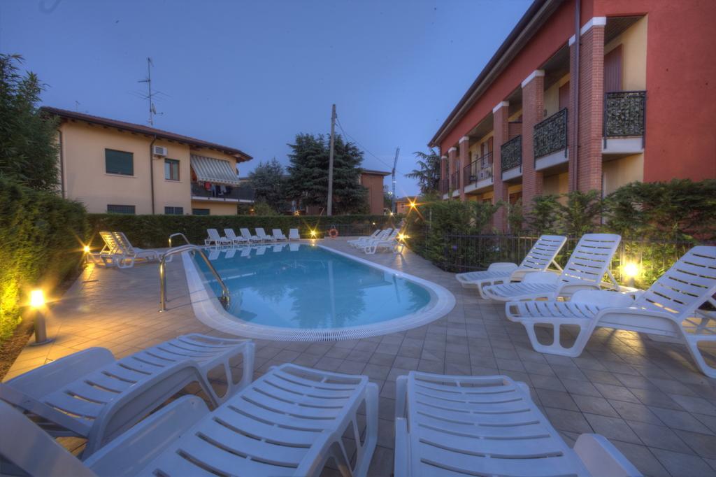 Holidays Alle Rose Peschiera del Garda Kültér fotó